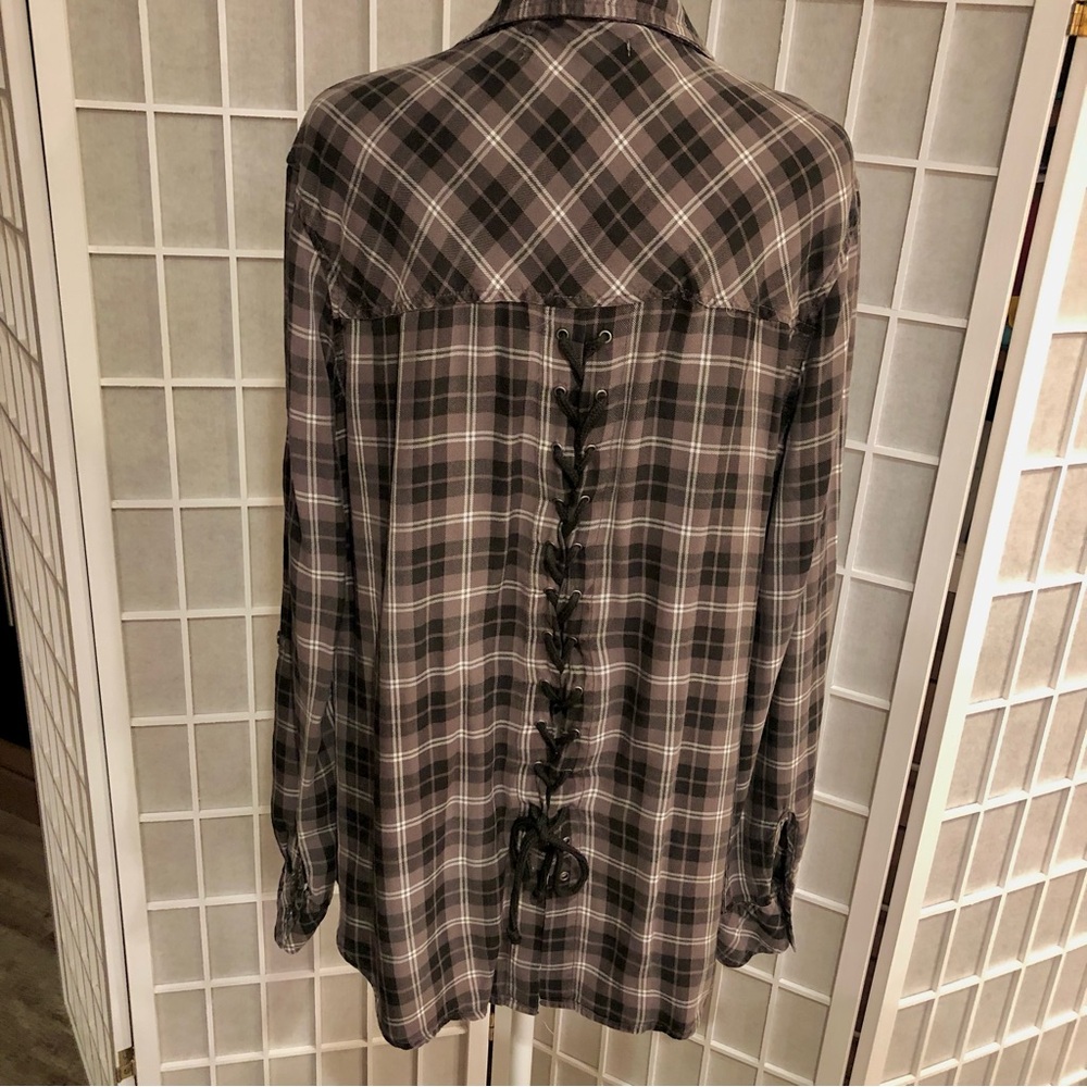 BILLY T vintage look with muted grays and other colors. Tie up back. EUC SZ L